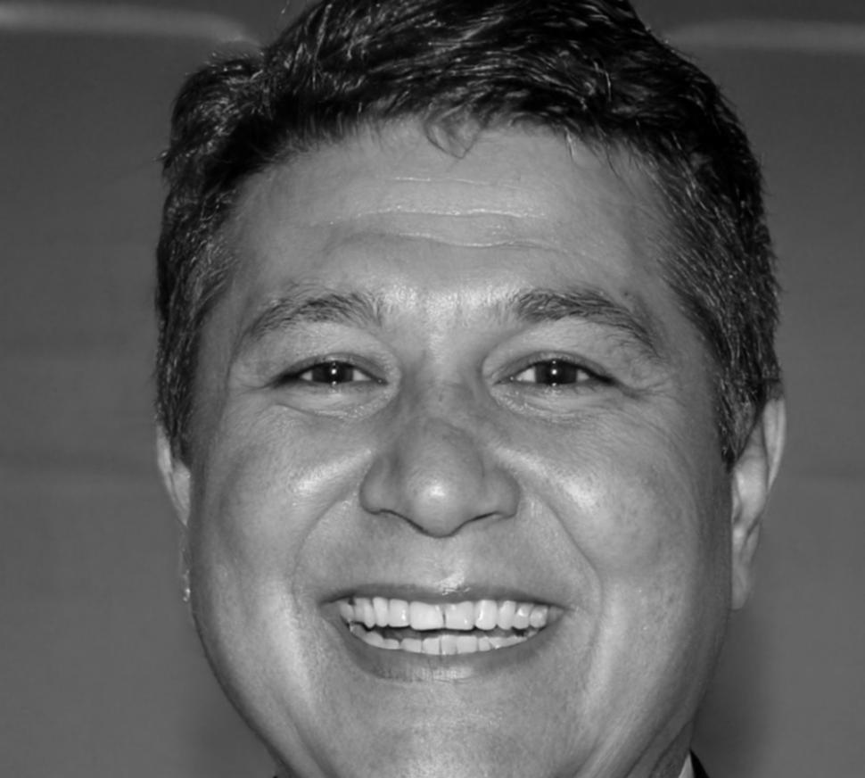 Retrato profesional de Augusto Bermúdez